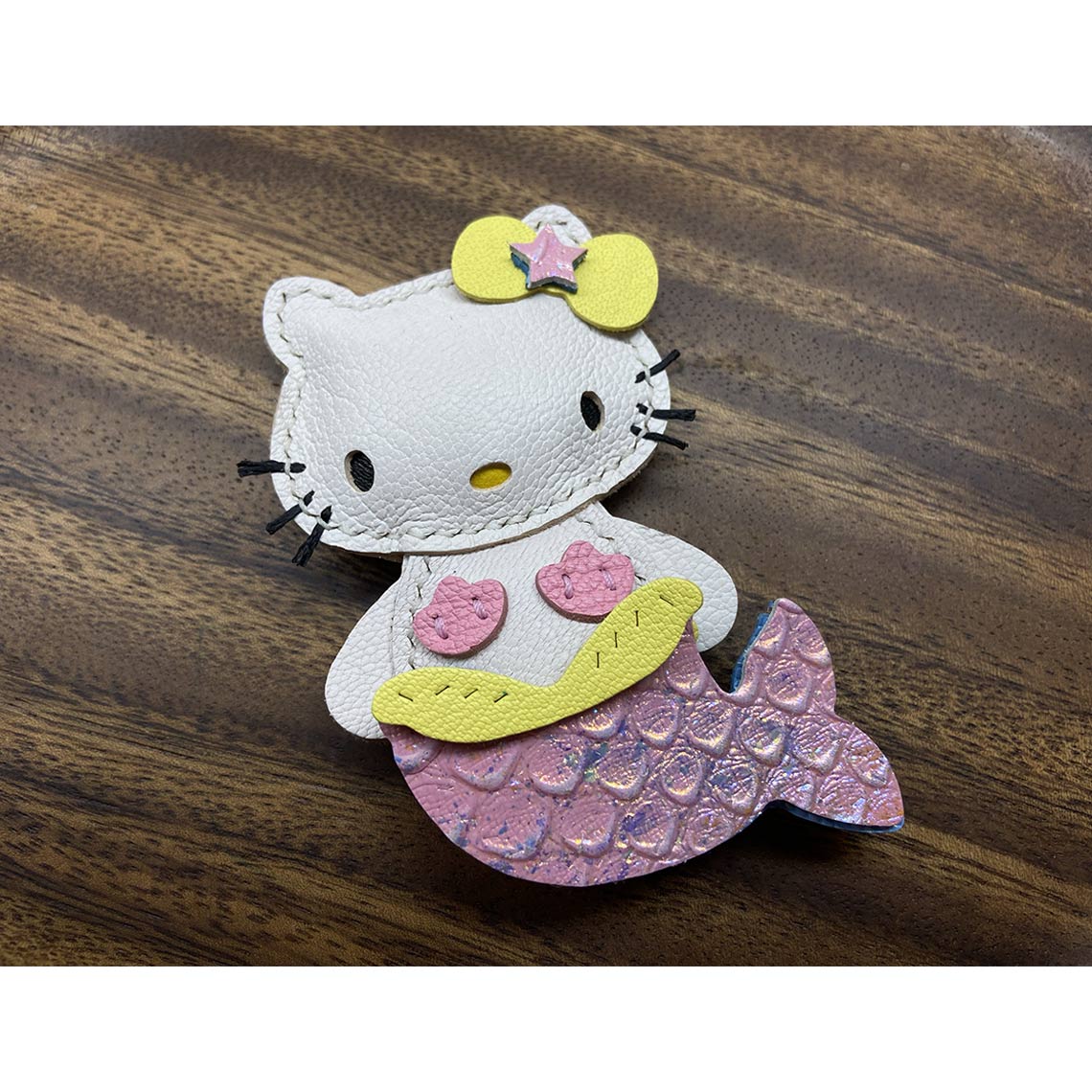 CUCUBIRD POPSEWING® Leather Mermaid Kitty Charm DIY Kit White - Shiny Hot Pink Tail / Charm