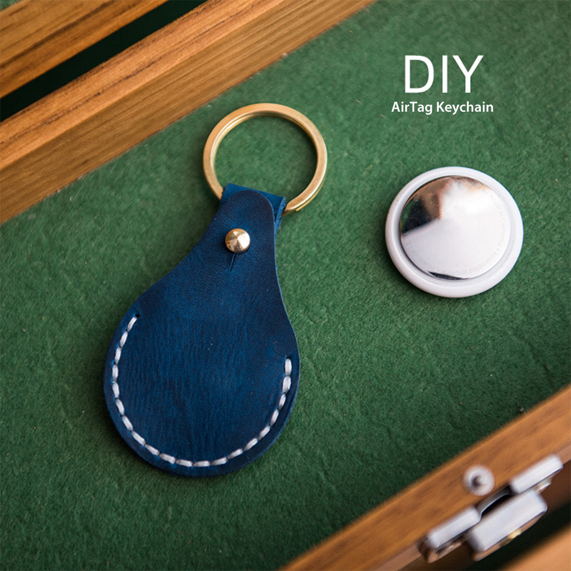 CUCUBIRD Leather AirTag Keychain DIY Kit Crazy-Horse-Leather-Peacock-Blue?