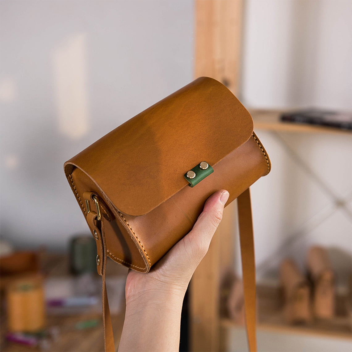 CUCUBIRD Full Grain Leather Women Round Satchel Bag DIY Kit Light-Tan?