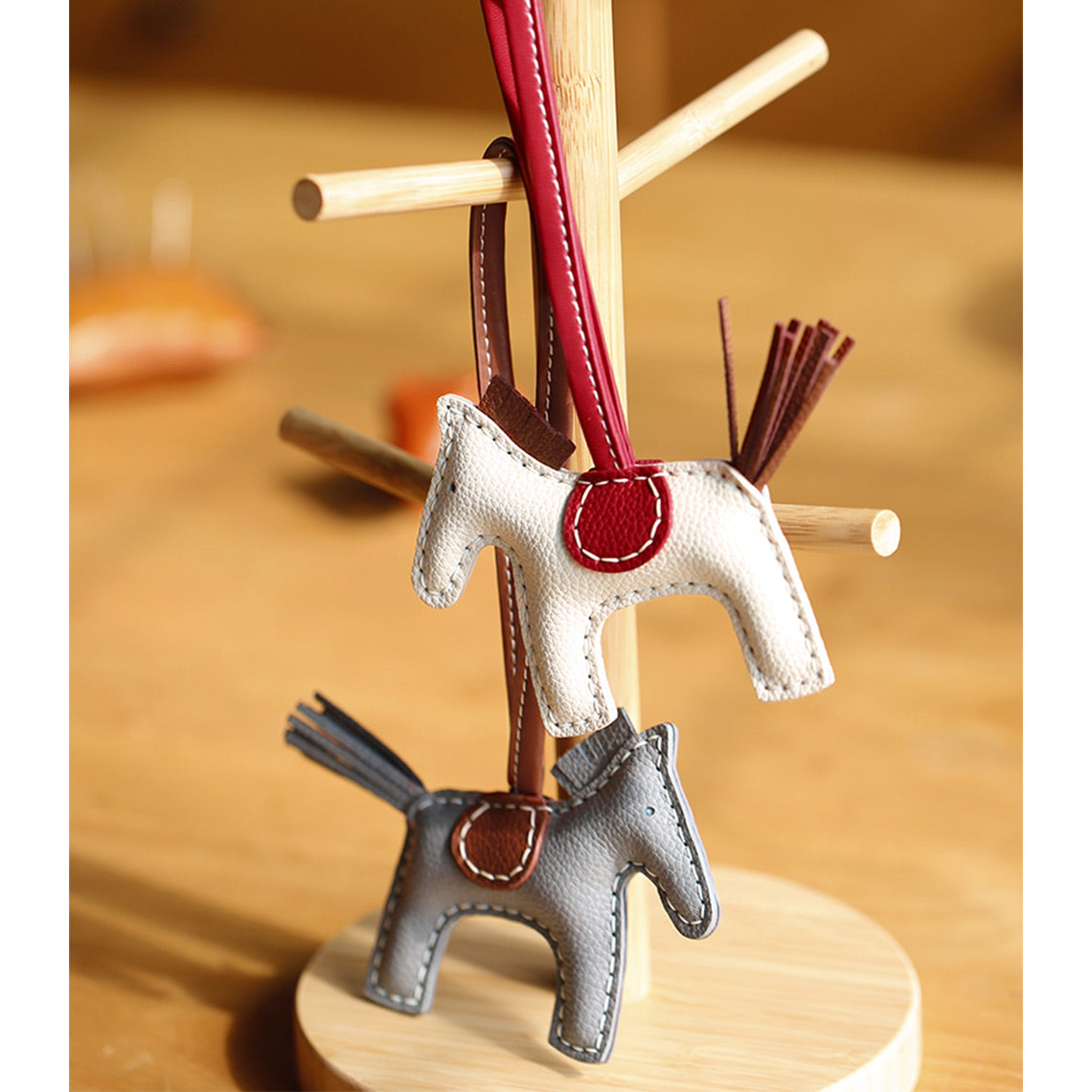 CUCUBIRD Leather Horse Bag Charm DIY Kit White-Available-for-all-customers?