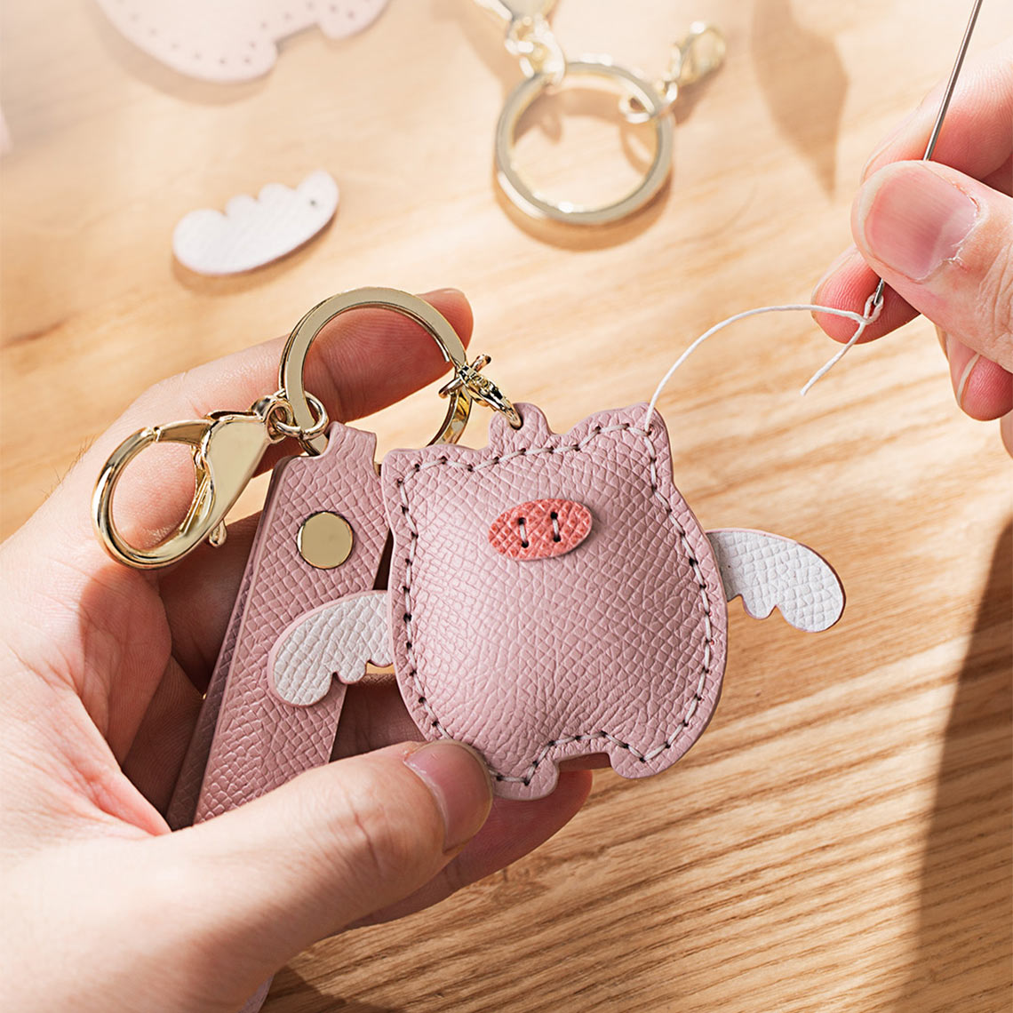 CUCUBIRD POPSEWING® Leather Flying Pig Keychain DIY Kit  