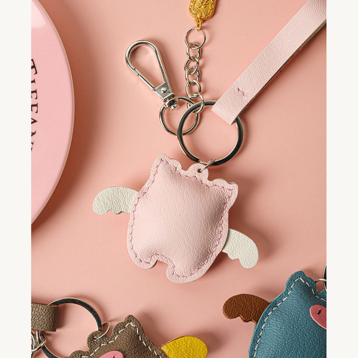 CUCUBIRD POPSEWING® Sheep Leather Piglet Keychain DIY Kit  