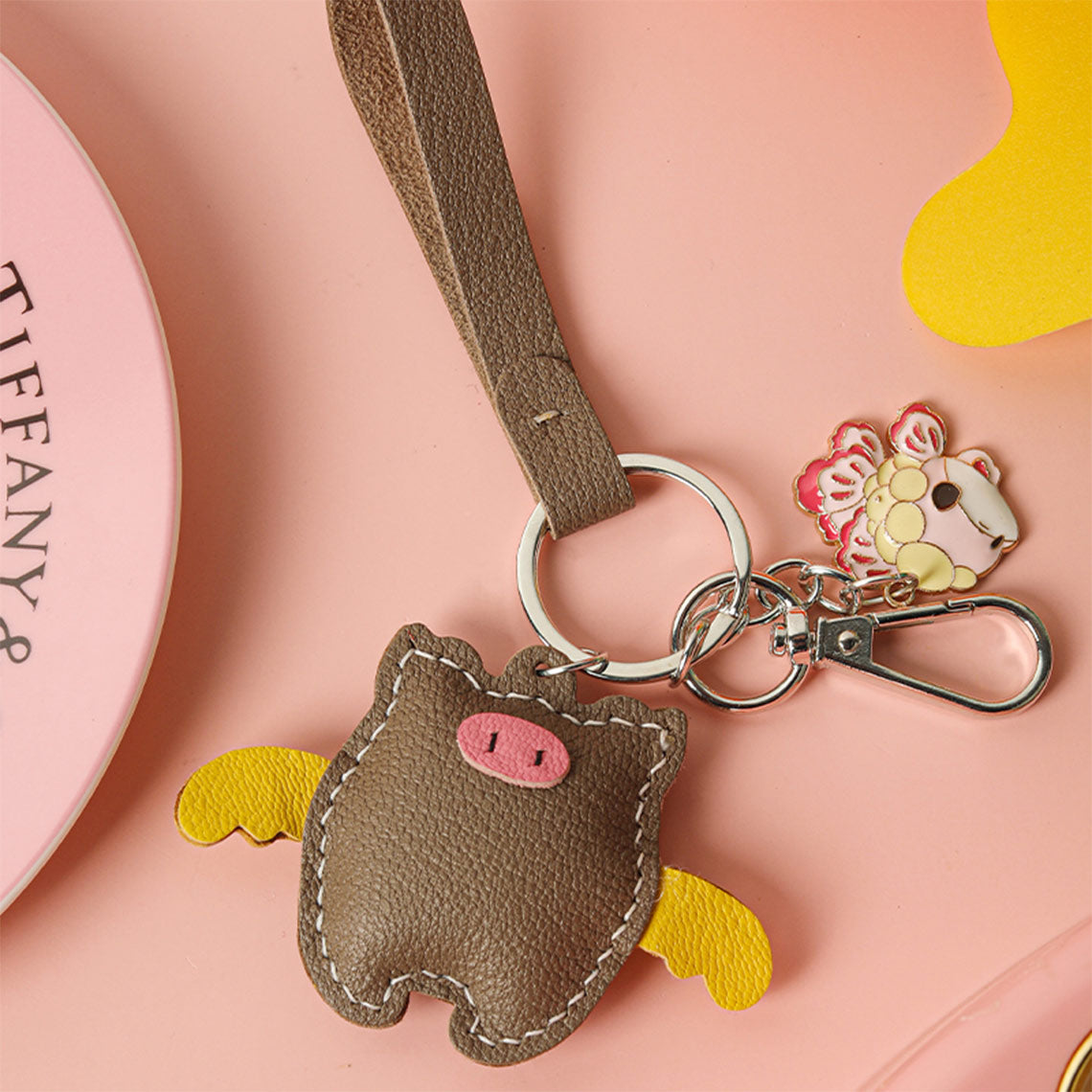 CUCUBIRD CUCUBIRD Sheep Leather Piglet Keychain DIY Kit Taupe 