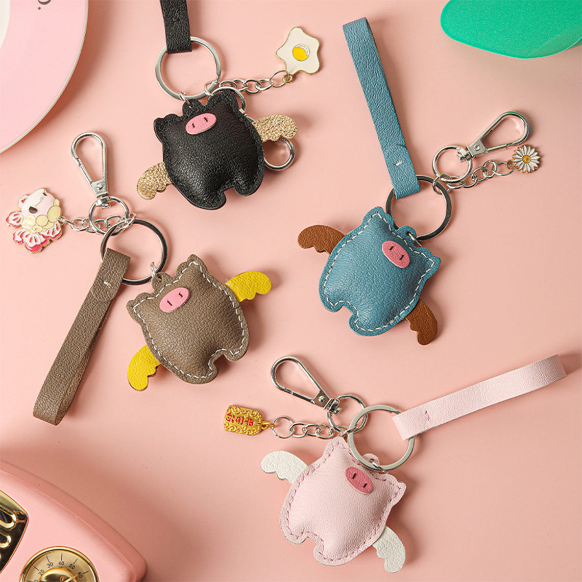 CUCUBIRD POPSEWING® Sheep Leather Piglet Keychain DIY Kit  