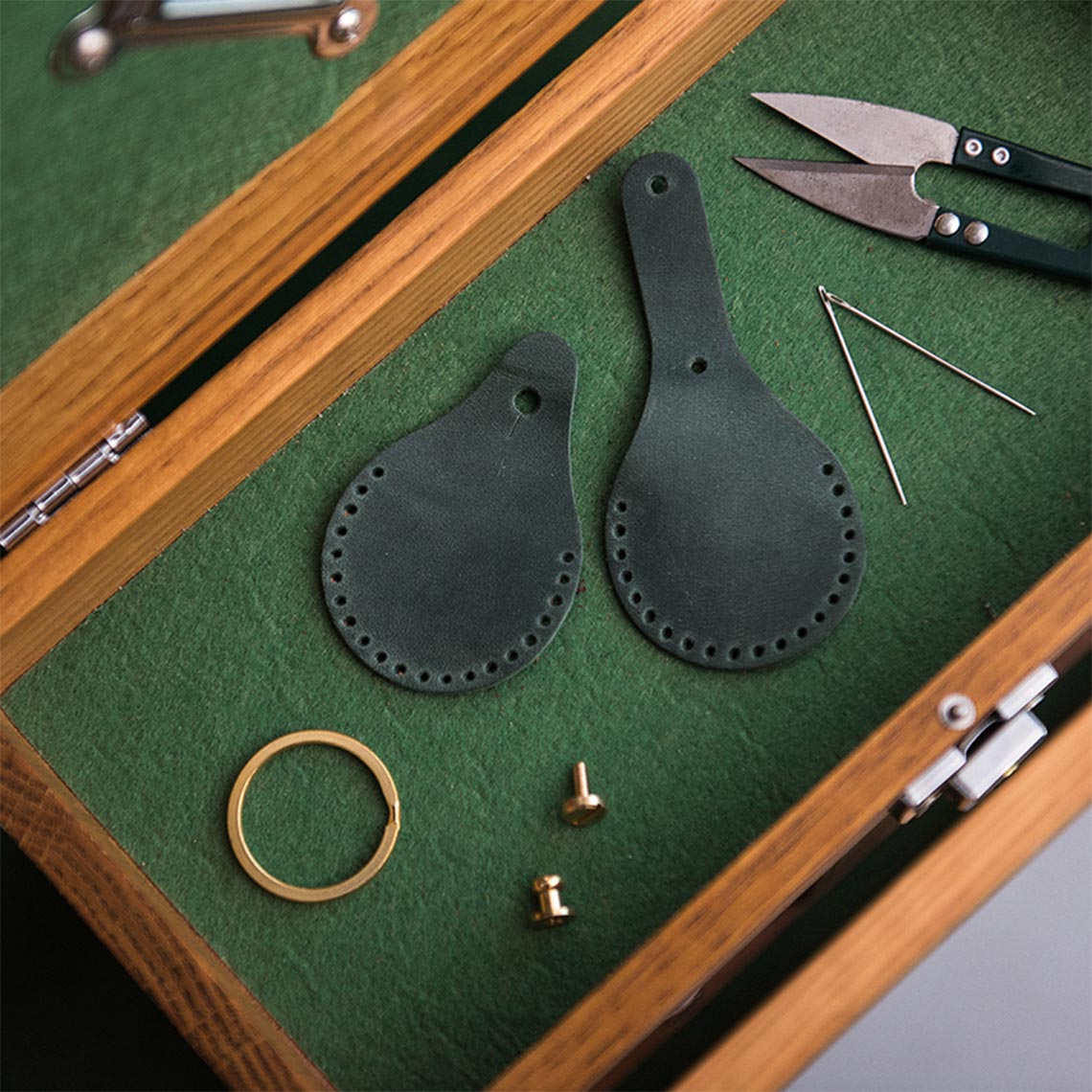 CUCUBIRD POPSEWING® Leather AirTag Keychain DIY Kit  