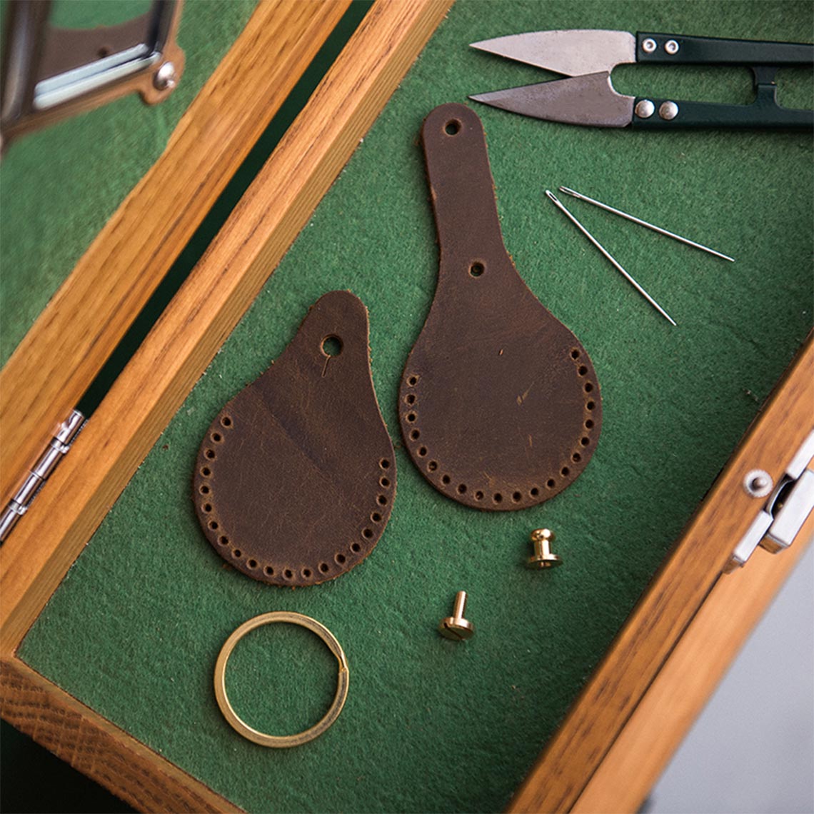 CUCUBIRD POPSEWING® Leather AirTag Keychain DIY Kit  