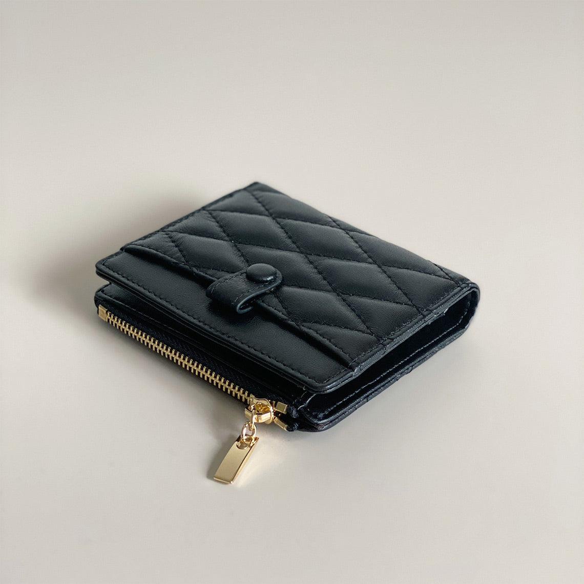 CUCUBIRD Sheep Leather Quilted Bifold Wallet  