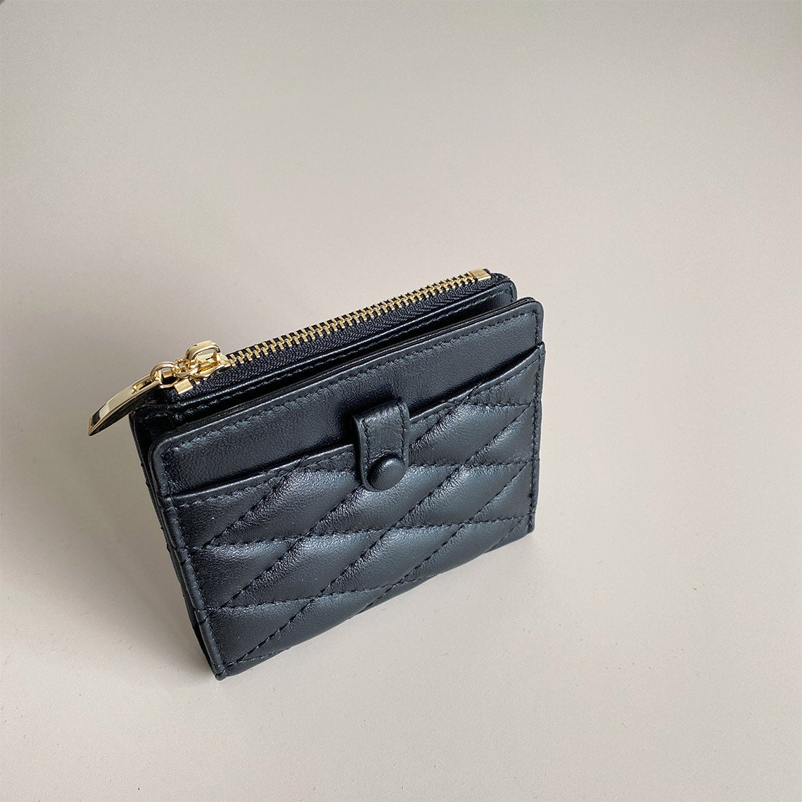 CUCUBIRD Sheep Leather Quilted Bifold Wallet  