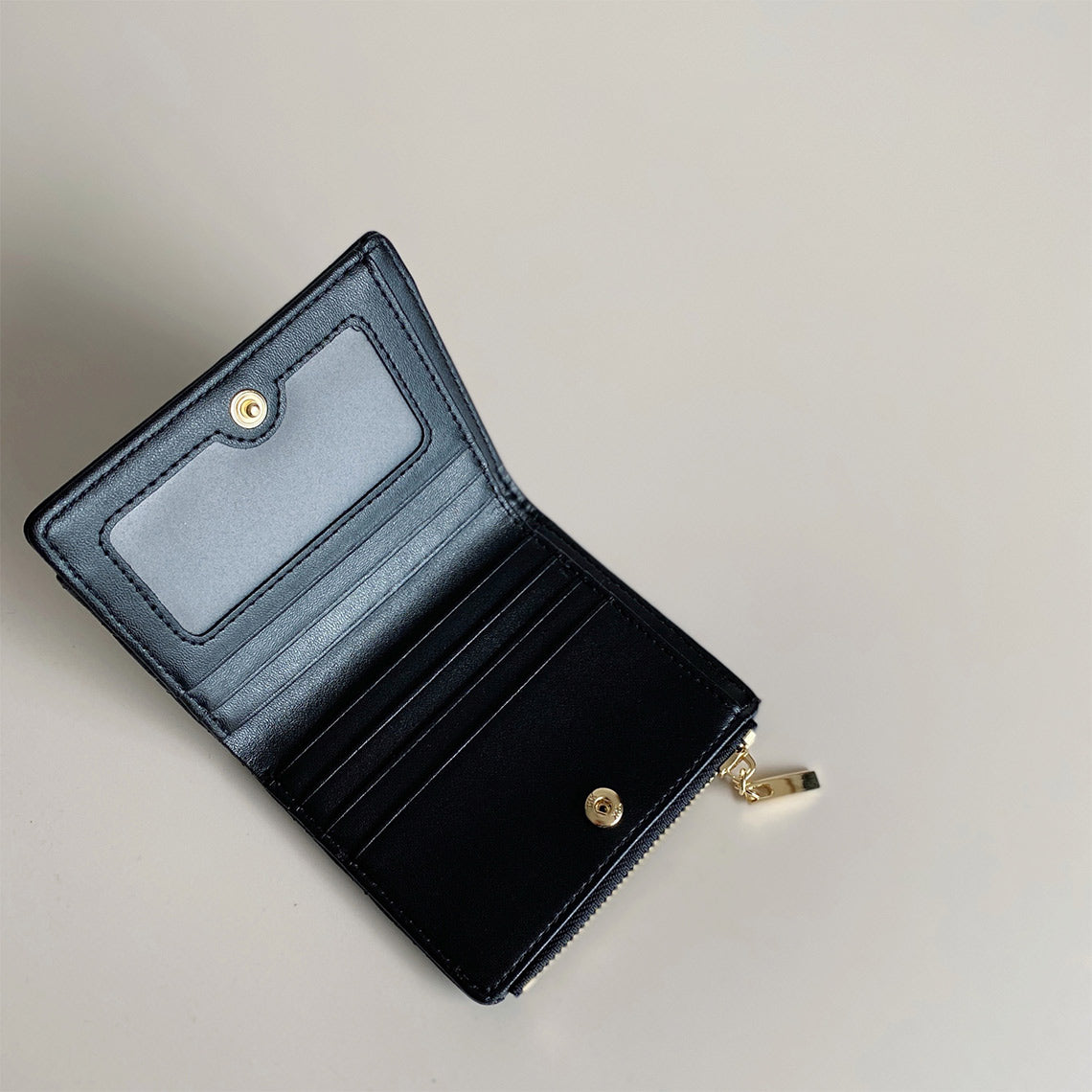 CUCUBIRD Sheep Leather Quilted Bifold Wallet  