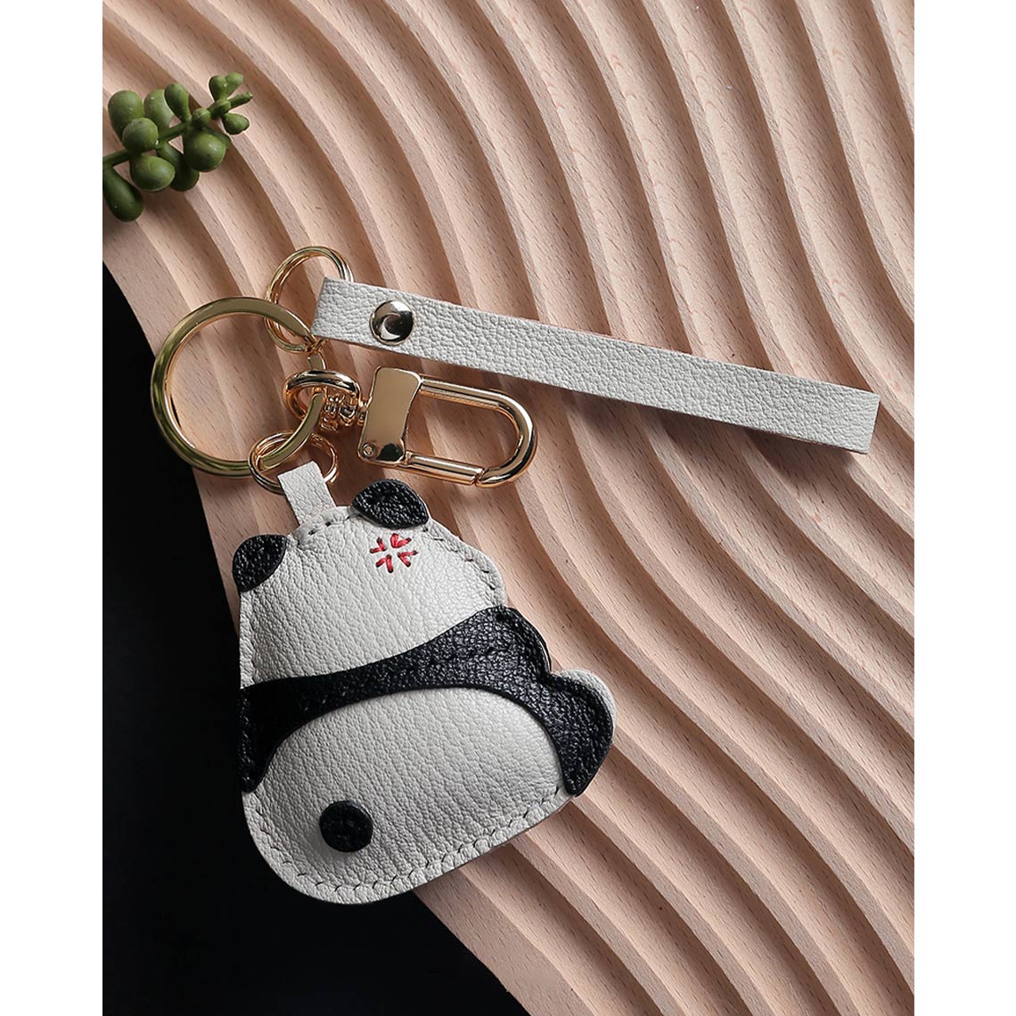 CUCUBIRD Sheep Leather Cute Angry Panda Charm DIY Kit Keychain 