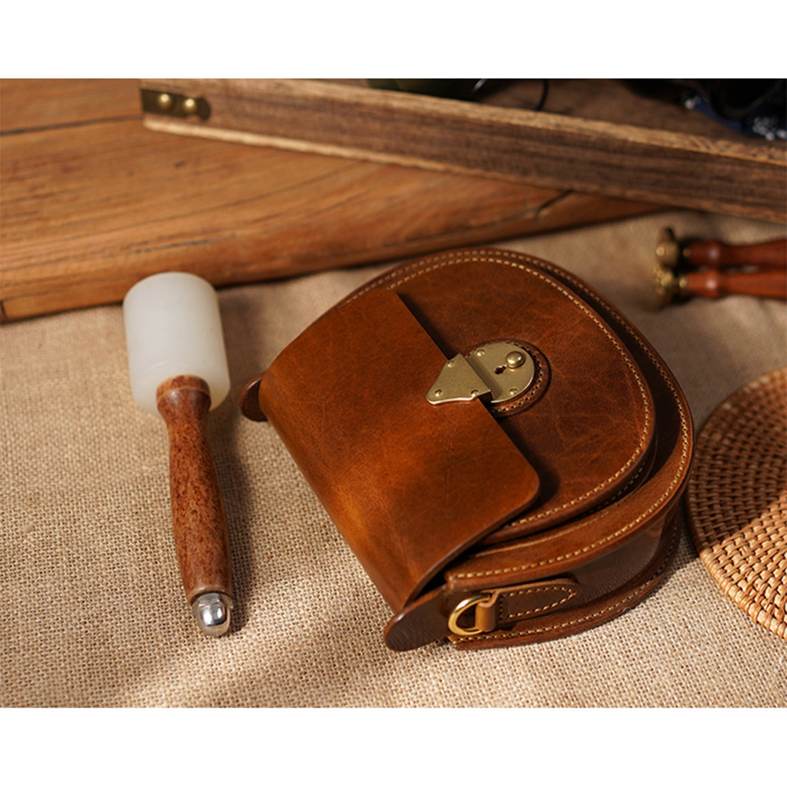 Full Grain Leather Classic Saddle Bag DIY Kit - CUCUBIRD