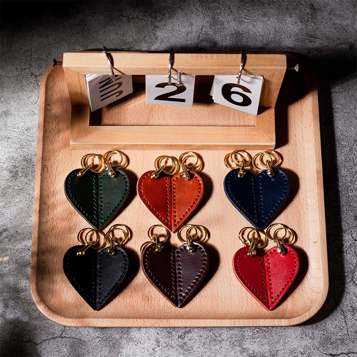 CUCUBIRD Vegetable Tanned Leather Valentine Heart Keychain DIY Kits Black 