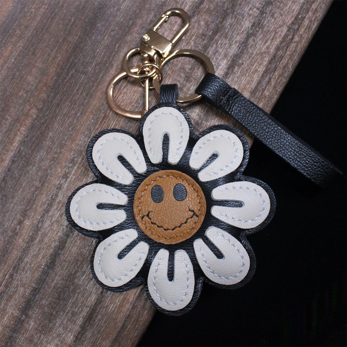 CUCUBIRD Sheep Leather Smile Flower Keychain DIY Kits Keychain 