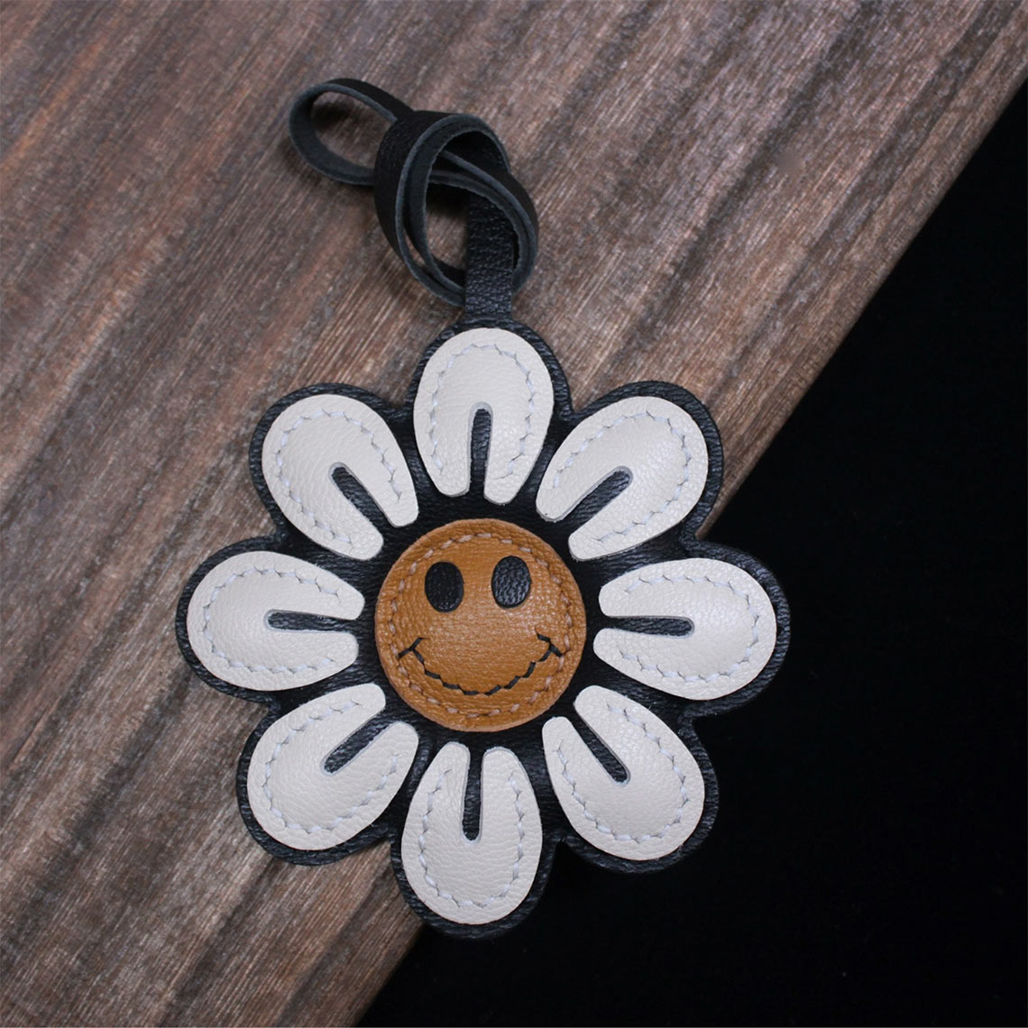 CUCUBIRD Sheep Leather Smile Flower Keychain DIY Kits Charm 