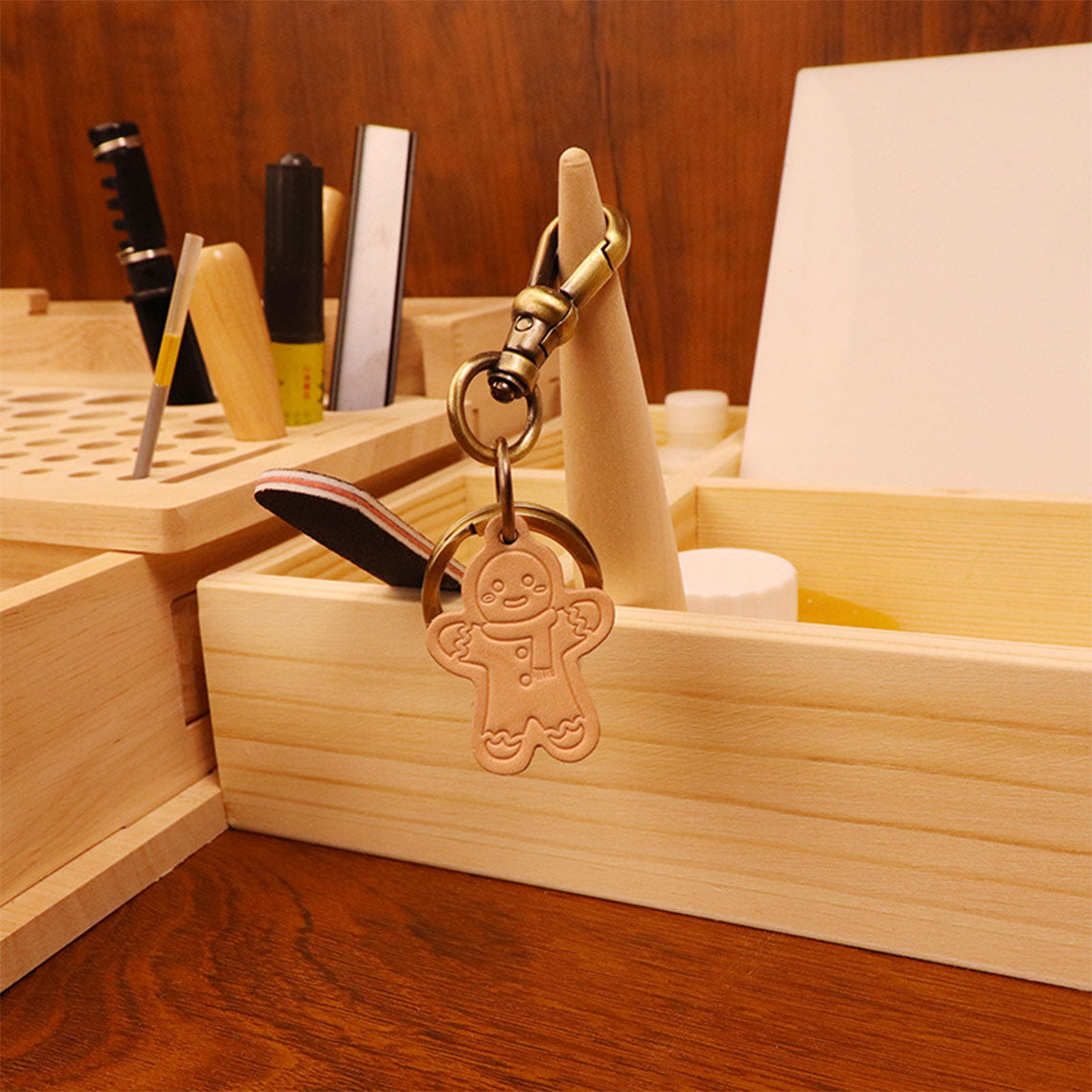 CUCUBIRD Vegetable Tanned Leather Gingerbread Keychain Gingerbread Men - 1 