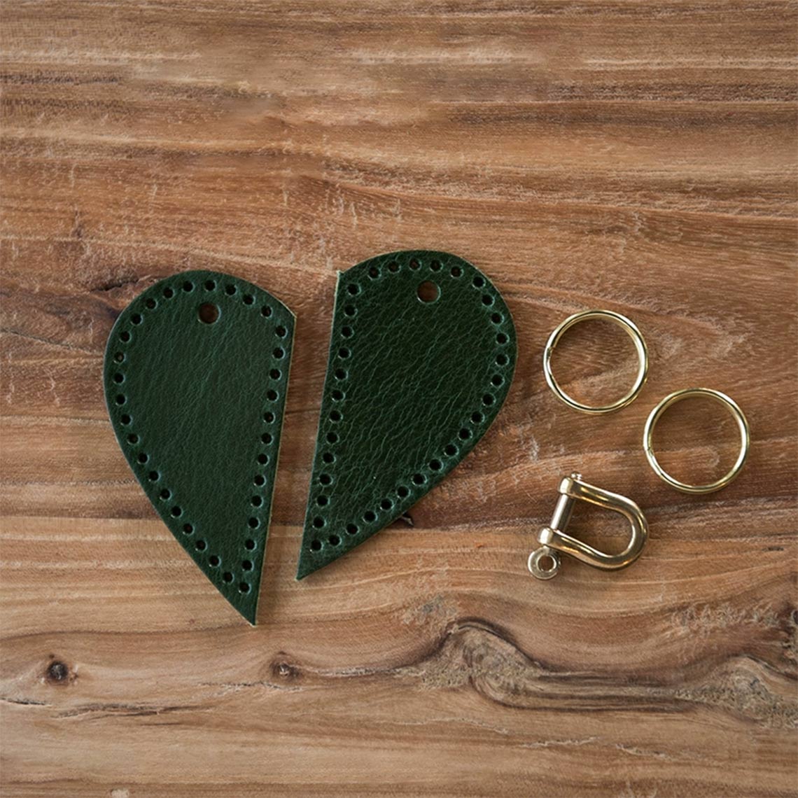 CUCUBIRD Leather Couple Loving Heart Keychain DIY Kits One Heart / Vegetable Tanned Leather - Green 