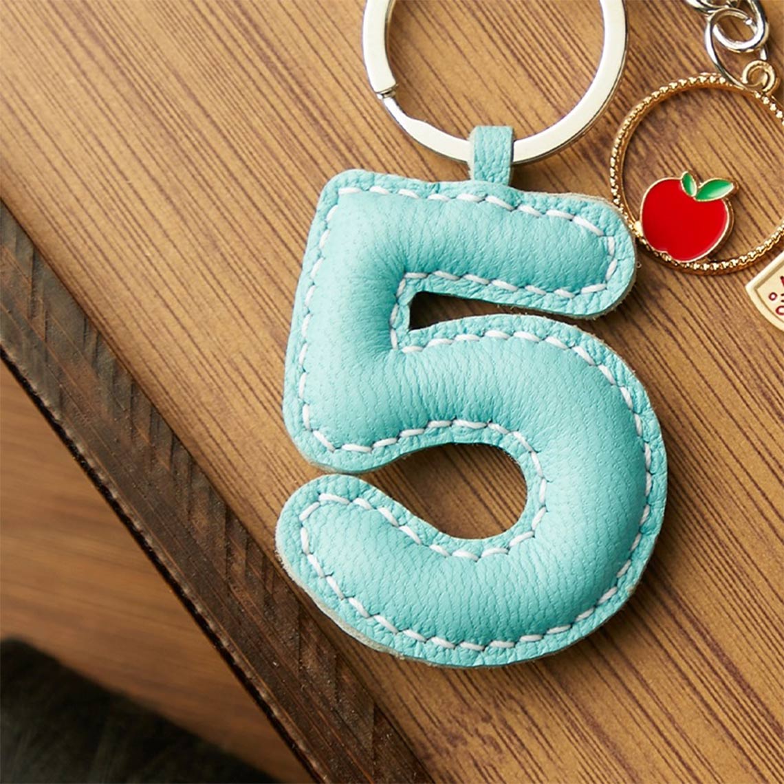 CUCUBIRD Sheep Leather Lucky Number Keychain DIY Kits 5 