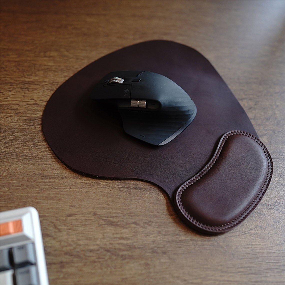 CUCUBIRD Full Grain Leather Wrist Rest Mouse Pad Coffee Brown 