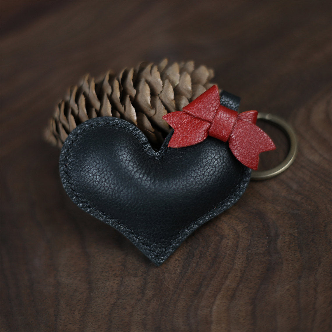 CUCUBIRD Sheep Leather Loving Heart Keychain DIY Kit Black 