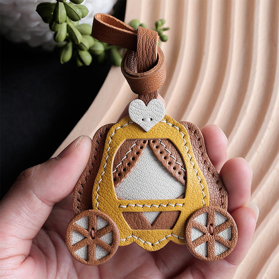 CUCUBIRD Sheep Leather Pumpkin Carriage Bag Charm DIY Kit  