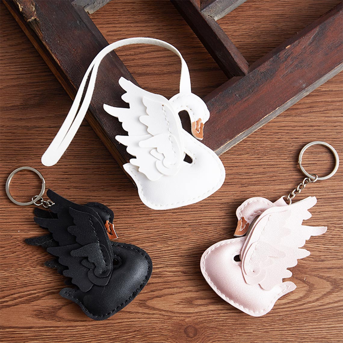 CUCUBIRD Leather Swan Bag Charm DIY Kit PU Leather / Black 